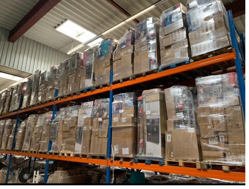 Wrapped pallet stock / 打包好的托盘库存